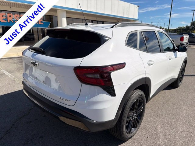 Used 2025 Chevrolet Trax ACTIV w/ Driver Confidence Package FWD image 3