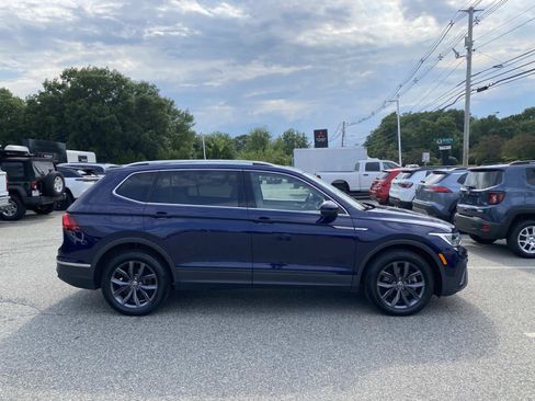 Used 2023 Volkswagen Tiguan SE AWD/4WD image 2