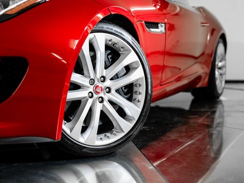 Used 2017 Jaguar F-TYPE S image 12