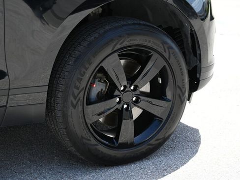 Used 2018 Land Rover Range Rover Velar S AWD/4WD image 14