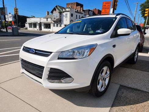 Used 2016 Ford Escape SE w/ Equipment Group 201A AWD/4WD image 2