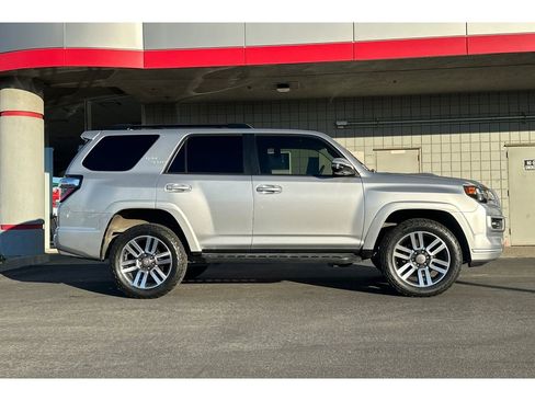 Used 2022 Toyota 4Runner TRD Sport image 3