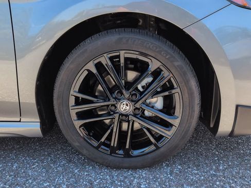 Used 2026 Toyota Camry SE FWD image 11