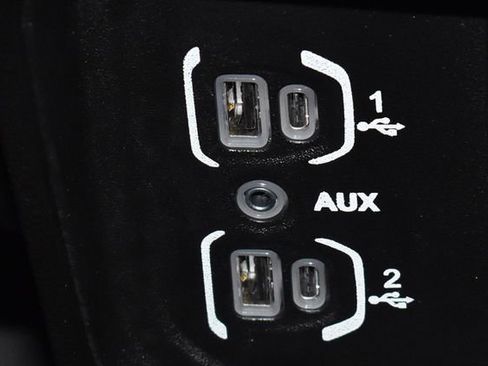 Used 2024 RAM 2500 Tradesman w/ Chrome Appearance Group image 23