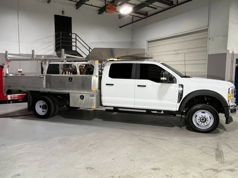 Used 2023 Ford F550 4x4 Crew Cab Super Duty image 4