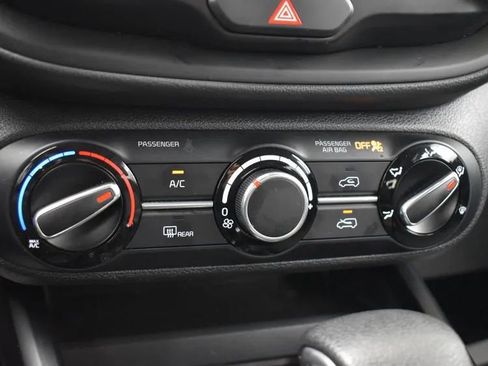 Used 2025 Kia Soul LX w/ LX Technology Package image 32