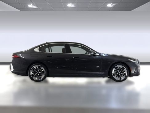 New 2026 BMW i5 eDrive40 image 7