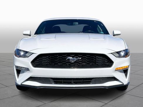 Used 2018 Ford Mustang Coupe image 3
