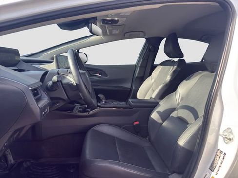 Used 2024 Toyota Prius XLE image 9