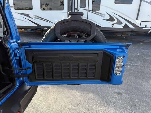 Used 2022 Jeep Wrangler Unlimited Sahara 4xe image 52