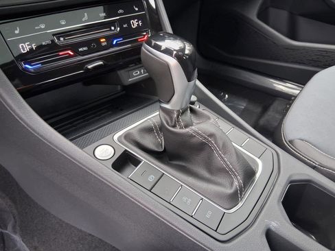 New 2026 Volkswagen Jetta SE FWD image 13