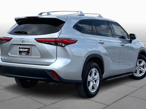 Used 2021 Toyota Highlander LE image 13