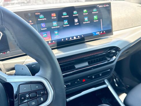 Used 2026 BMW 330i xDrive Sedan w/ M Sport Package image 28