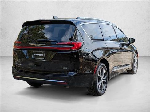 New 2026 Chrysler Pacifica Pinnacle image 2