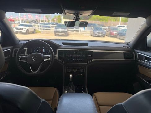 Used 2023 Volkswagen Atlas Cross Sport SE w/ Panoramic Sunroof Package image 18