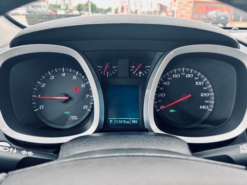 Used 2017 Chevrolet Equinox LT w/ Convenience Package image 18