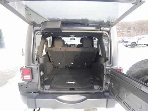 Used 2017 Jeep Wrangler Unlimited Sport image 11