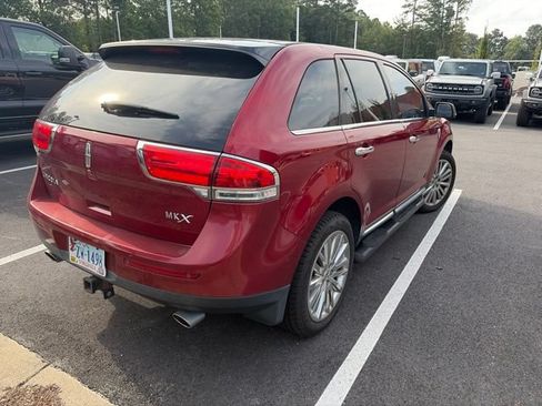 Used 2013 Lincoln MKX FWD image 4