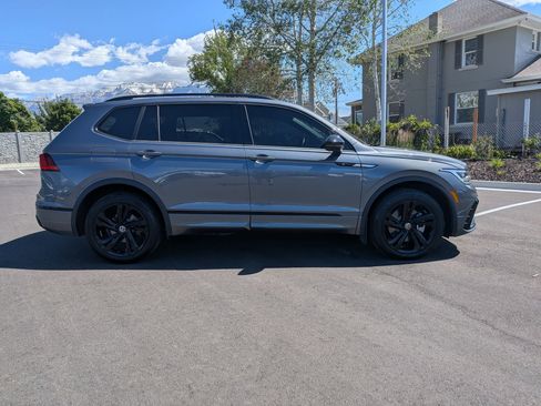 Used 2024 Volkswagen Tiguan SE R-Line AWD/4WD image 2