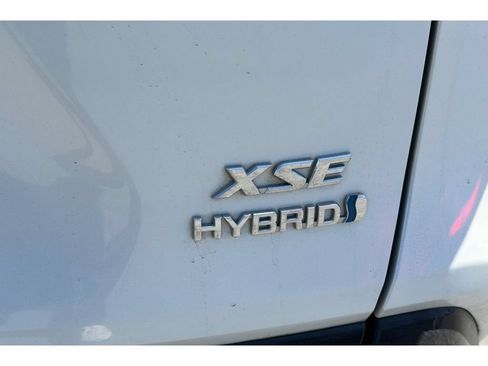 Used 2019 Toyota RAV4 XSE AWD/4WD image 7