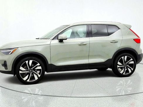 Used 2024 Volvo XC40 B5 Plus w/ Protection Package Premier AWD/4WD image 8