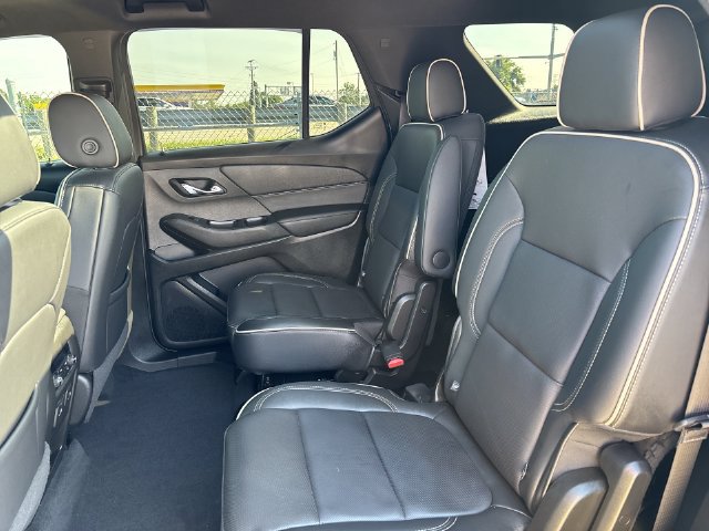 Used 2023 Chevrolet Traverse Premier w/ Redline Edition AWD/4WD image 18