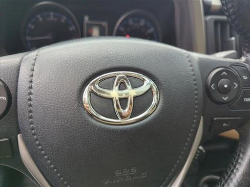 Used 2018 Toyota RAV4 XLE FWD image 24