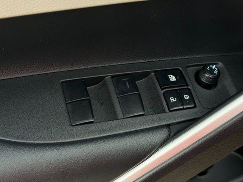 Certified 2025 Toyota Corolla Cross LE FWD image 13