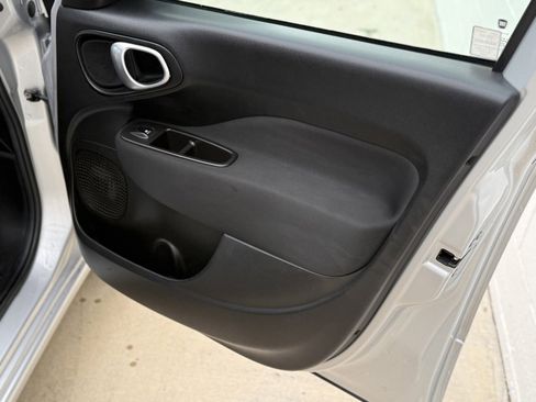 Used 2015 FIAT 500L Pop image 31