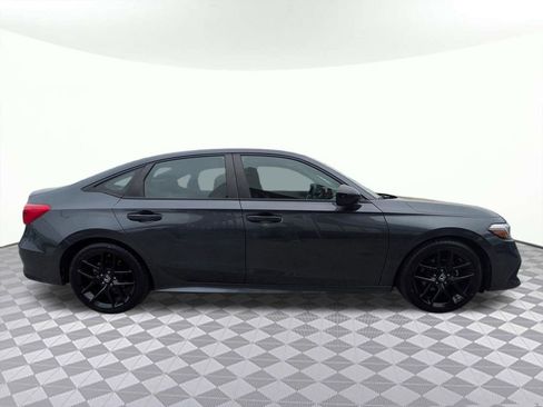 Used 2022 Honda Civic Sport image 2