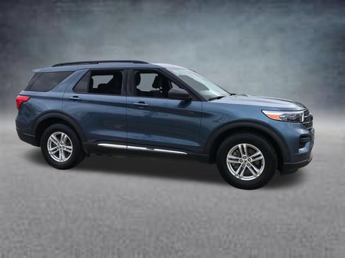 Used 2020 Ford Explorer XLT w/ Comfort Package AWD/4WD image 11