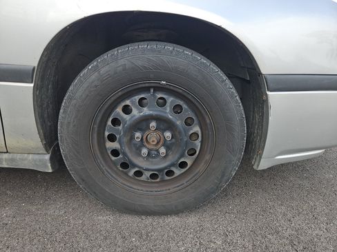 Used 2004 Chevrolet Impala w/ Preferred Equipment Group FWD image 9