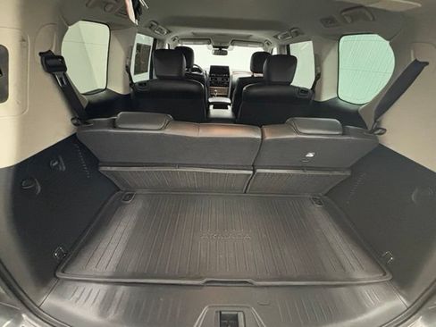 Used 2023 Nissan Armada SL w/ Captain's Chairs Package RWD image 10