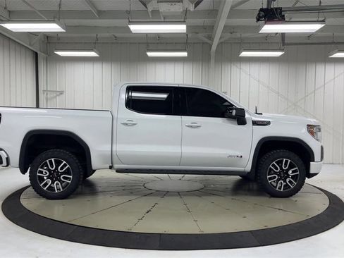 Used 2022 GMC Sierra 1500 AT4 image 9