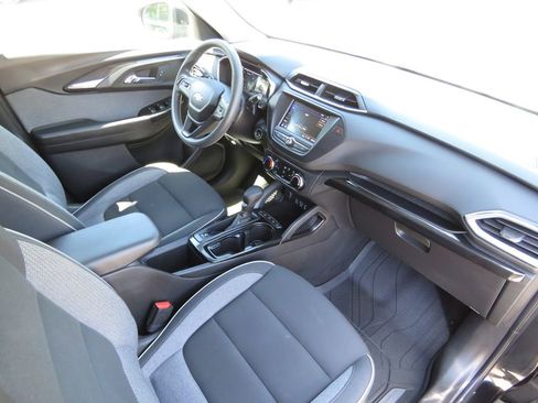 Used 2022 Chevrolet TrailBlazer LT w/ LPO, Blackout Package AWD/4WD image 14