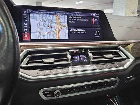 Used 2020 BMW X5 xDrive50i w/ Off-Road Package image 16