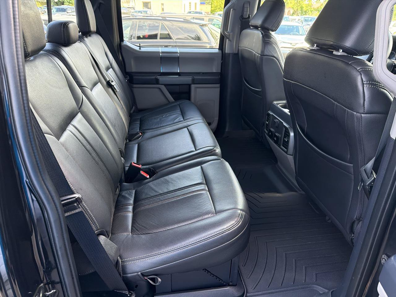 Used 2022 Ford F250 XLT w/ Black Appearance Package AWD/4WD image 11