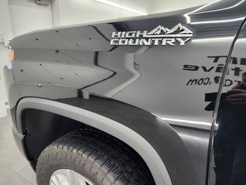 Used 2021 Chevrolet Silverado 2500 High Country w/ Z71 Off-Road Package image 36