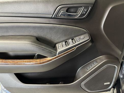 Used 2016 Chevrolet Suburban LT image 22