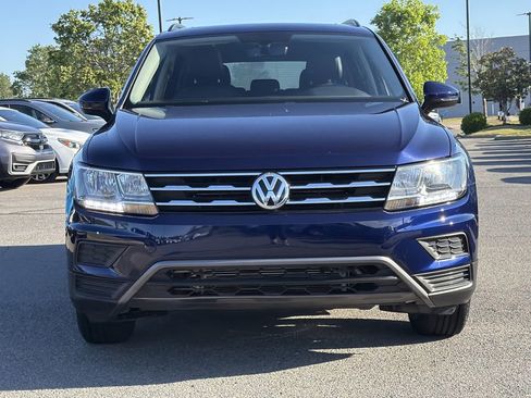 Used 2021 Volkswagen Tiguan SE w/ Panoramic Sunroof Package FWD image 8