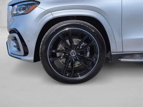 New 2026 Mercedes-Benz GLS 580 4MATIC image 10