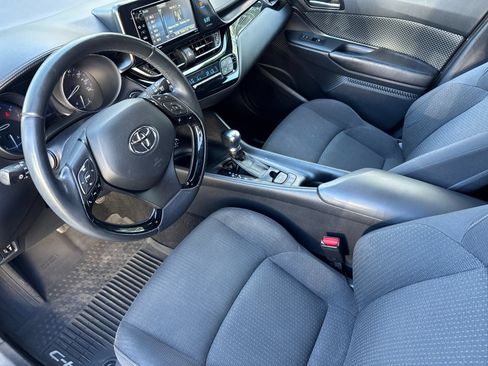 Used 2018 Toyota C-HR XLE FWD image 10