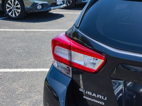 Used 2019 Subaru Crosstrek 2.0i Limited w/ Moonroof Package w/Navigation AWD/4WD image 8