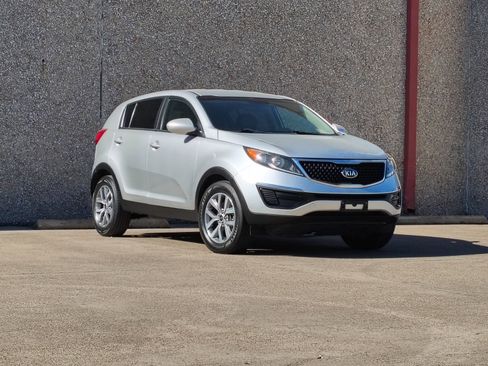 Used 2016 Kia Sportage LX FWD image 1