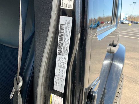 Used 2017 Jeep Wrangler Unlimited Sahara image 29