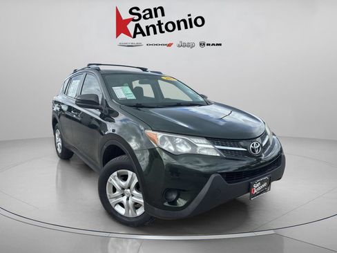 Used 2013 Toyota RAV4 LE FWD image 2