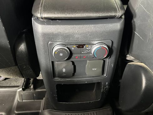Used 2020 Ford Explorer XLT w/ Equipment Group 202A AWD/4WD image 29
