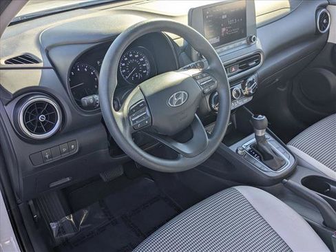 Used 2023 Hyundai Kona SE image 9