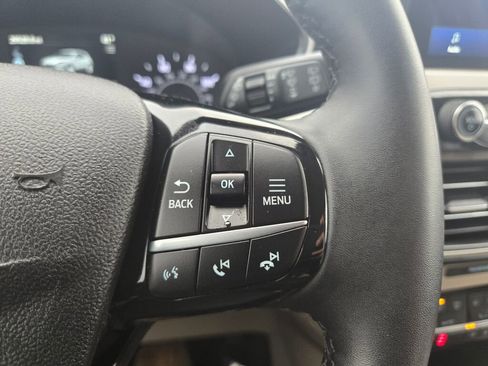 Used 2022 Ford Escape SE w/ SE Sport Appearance Package image 19