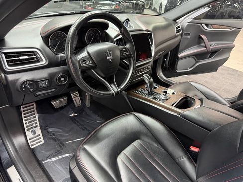Used 2021 Maserati Ghibli S RWD image 35
